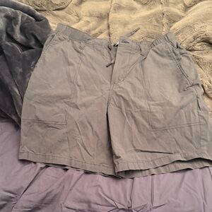 Old Navy Men's Cargo Shorts in Gray